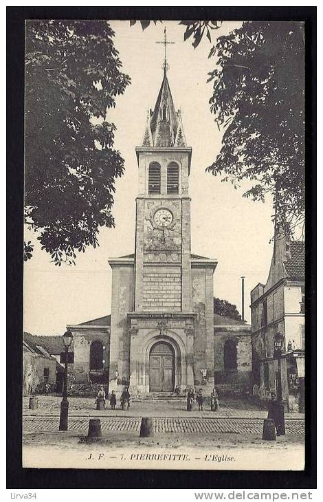 CPA  ANCIENNE- FRANCE- PIERREFITTE (93)- L'EGLISE ROMANE EN GROS PLAN DE FACE- BELLE ANIMATION DEVANT - Pierrefitte Sur Seine