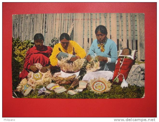 Native Americans  Indian--   Indian Basket Weavers    Ca 1910 ------   ---   -ref 216 - Indiaans (Noord-Amerikaans)