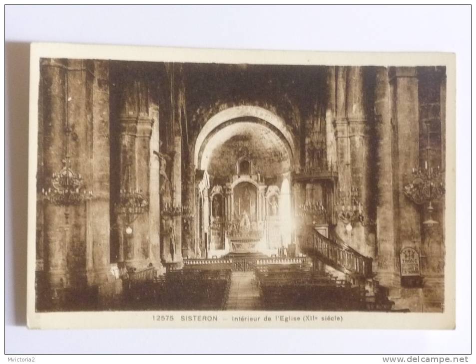 SISTERON - Intérieur De L'Eglise - Sisteron