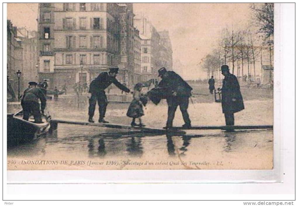 PARIS Ve - Sauvetage D'un Enfant Quai Des Tournelles - Inondations De Janvier 1910 - Arrondissement: 05