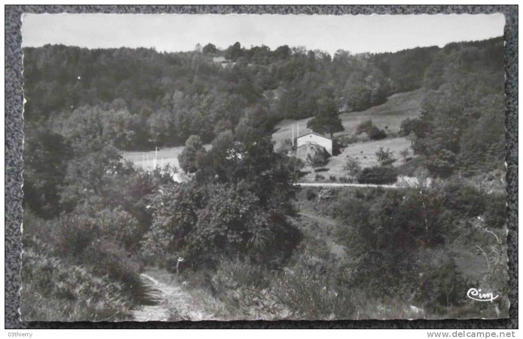 CPSM 63 - CUNLHAT - ROUTE DE DOMAIZE - VALLEE DE LA MANDE - 1959 - - Cunlhat