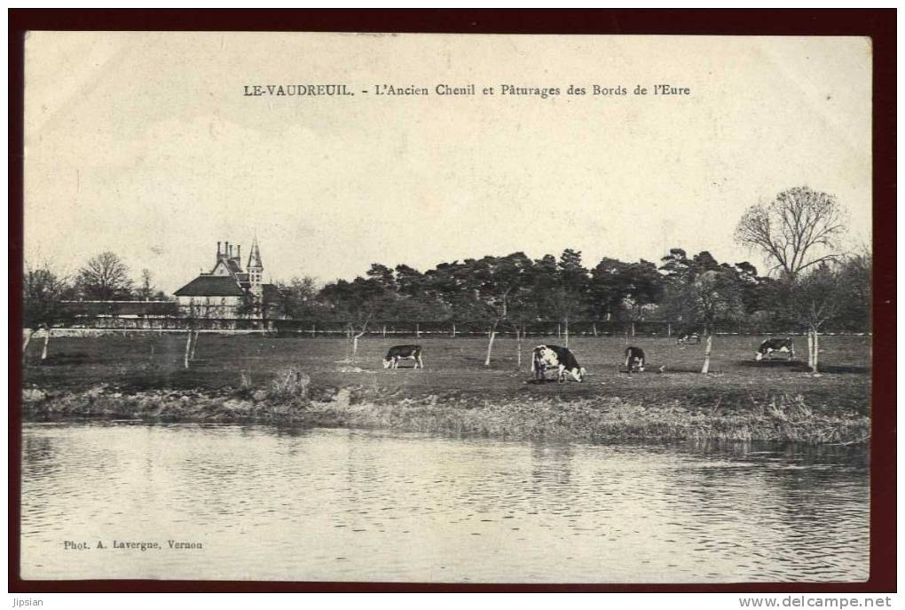 Cpa Du 27 Le Vaudreuil  L' Ancien Chenil Et  Pâturages Des Bords De L' Eure  LOR7 - Le Vaudreuil