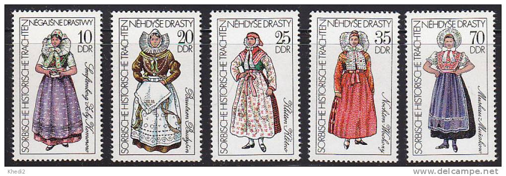 Série Complète RDA - COSTUME Costumes / YT 1886-90 - Folklore Stamps - TRACHT Briefmarken - 04 - Kostüme