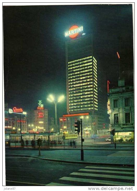CPM     BRUXELLES LA NUIT   1966       CENTRE INTERNATIONAL    INTERNATIONAL CENTRUM   IMMEUBLE MARTINI - Bruxelles La Nuit