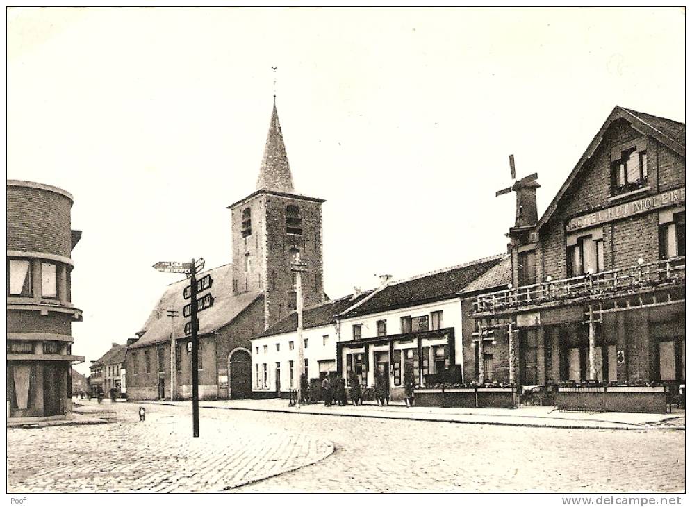 Keerbergen :  Gemeenteplaats Met Hotel " Het Moleke " - Keerbergen