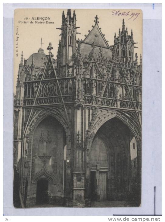 ALENCON - Portail De NOTRE DAME . CPA . FRANCE . - Alencon