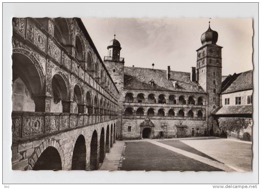 KULMBACH - PLASSENBURG - Schöner Hof . CPSM ALLEMAGNE -  Germany - Kulmbach