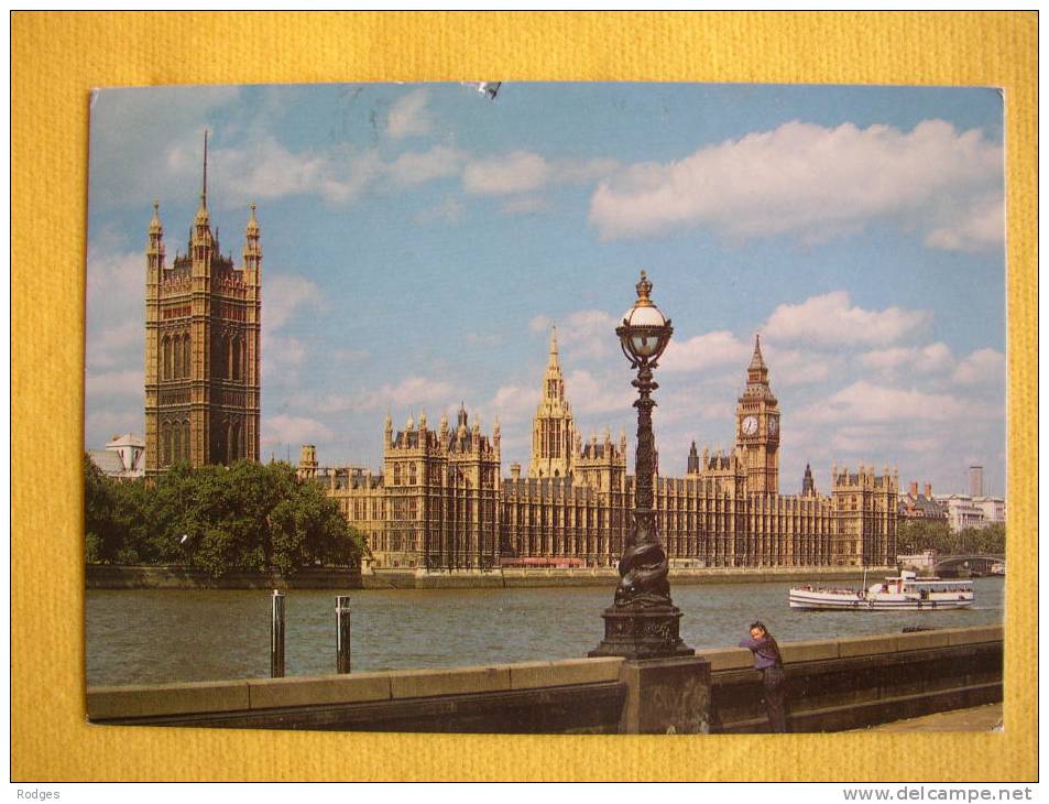 G.B. , Cpm LONDON , The Houses Of Parliament Across River Thames (52) - River Thames