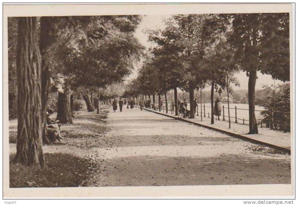 VICHY - LES QUAIS DE L'ALLIER - Vichy