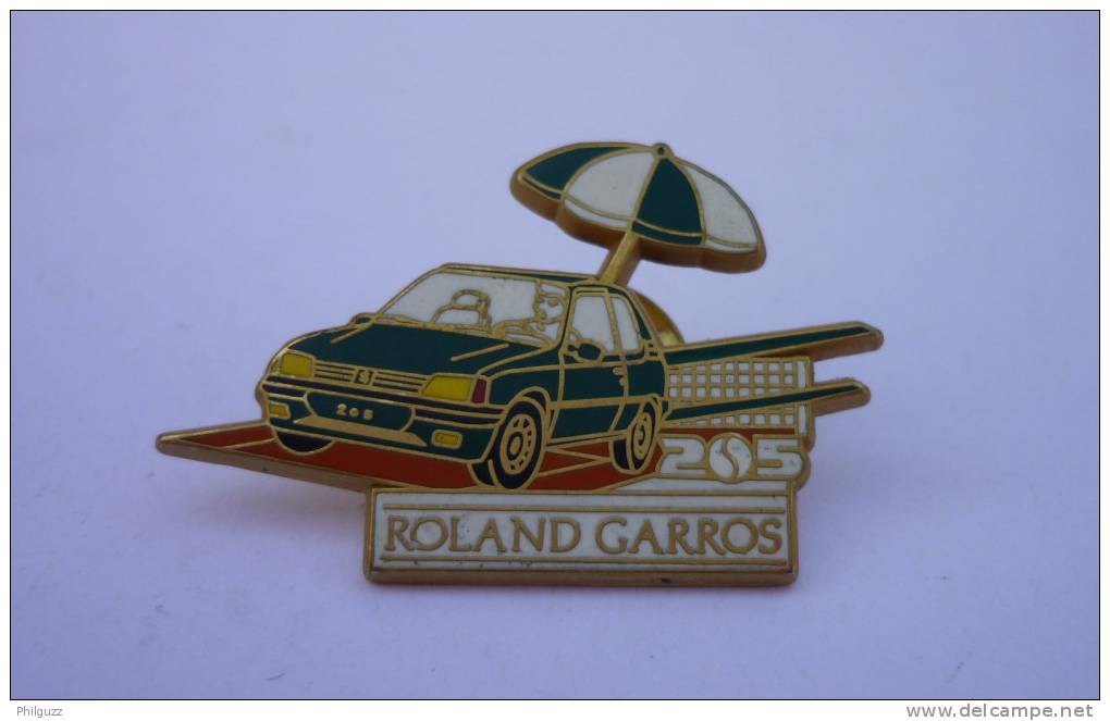 Pin's PEUGEOT 205 ROLLAND GARROS ARTHUS BERTRAND A - Car Racing - F1