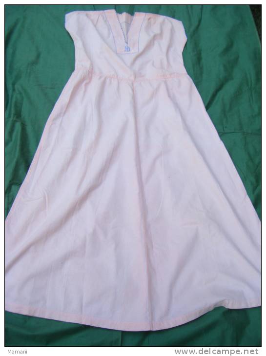 Chemise De Nuit Rose Saumon  -- Pour  Theatre -tour De Poitrine 92 Cm HAUTEUR 117 CM Monogramme P D  -ref 24 - 1900-1940