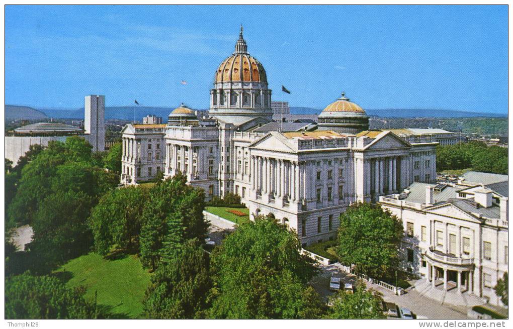 HARRISBURG - State Capitol Buildings. On Left The Wm. Penn Memorial Building - Carte Petit Format, Neuve, TBE,  2 Scans - Harrisburg