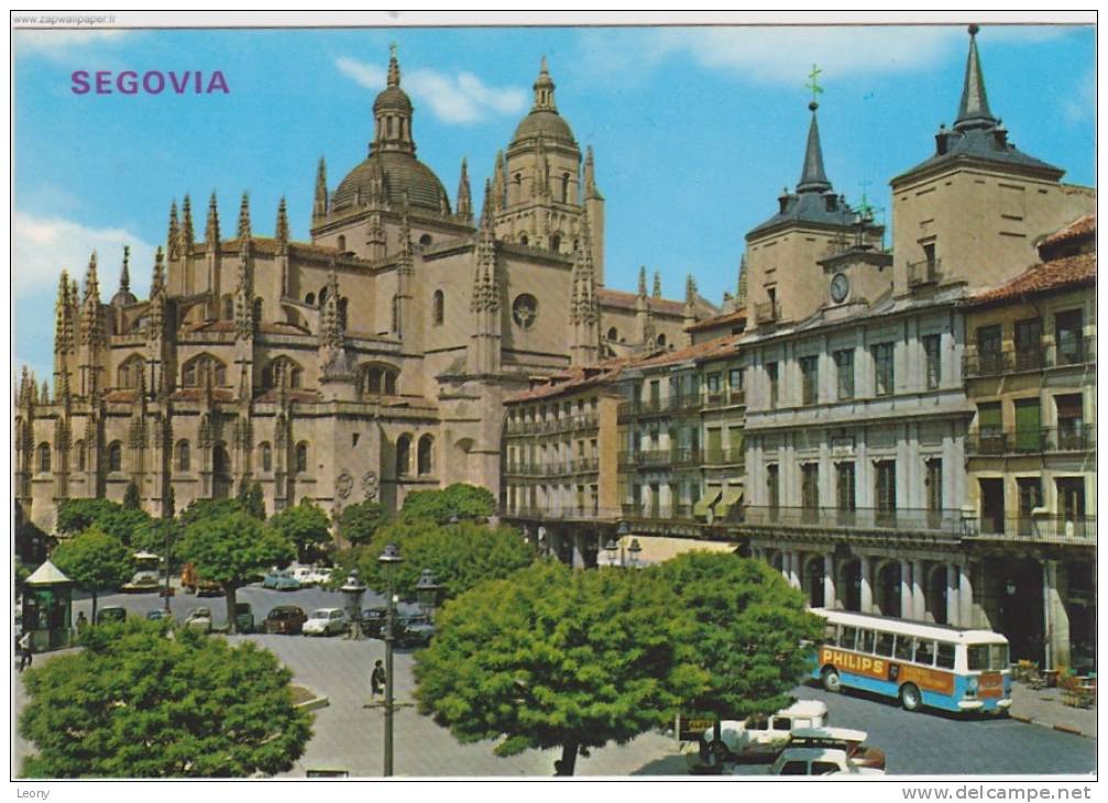 CPM D´ ESPAGNE -  SEGOVIA - Place Du Général Franco Et Cathédrale - Segovia