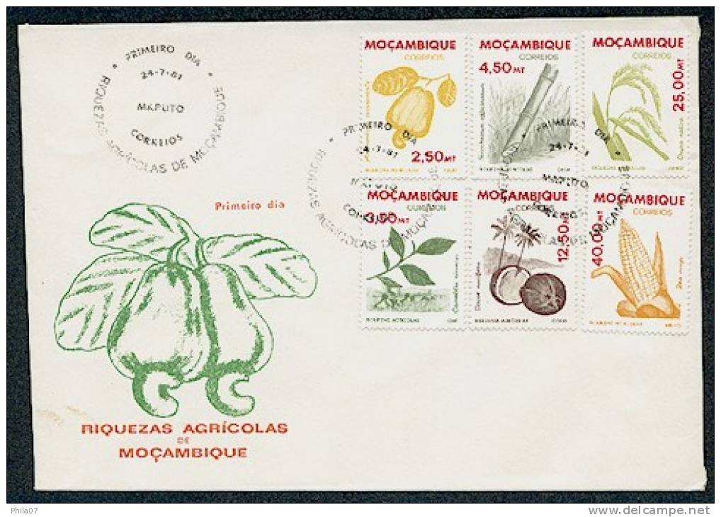 Mozambique - F. D. C. Envelope With Image Of Agricultural Product, And 6 Stamps With Images Of Different Agricultural Pr - Agriculture
