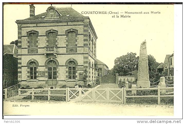 CPA  COURTOMER, Mairie Et Monuments Aux Morts  4153 - Courtomer