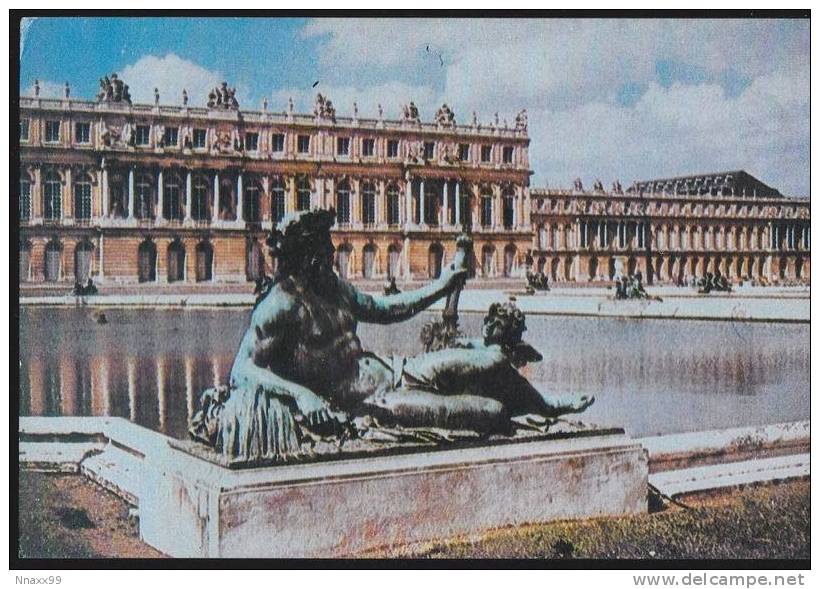 France - The Statue In Front Of Versailles Palace, Versailles, Chinese Postcard - Versailles (Château)