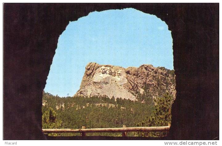 17271   Stati  Uniti,  Mount  Rushmore,  The  Nationla  Shrine Of  Democracy,  NV  (scritta) - Mount Rushmore