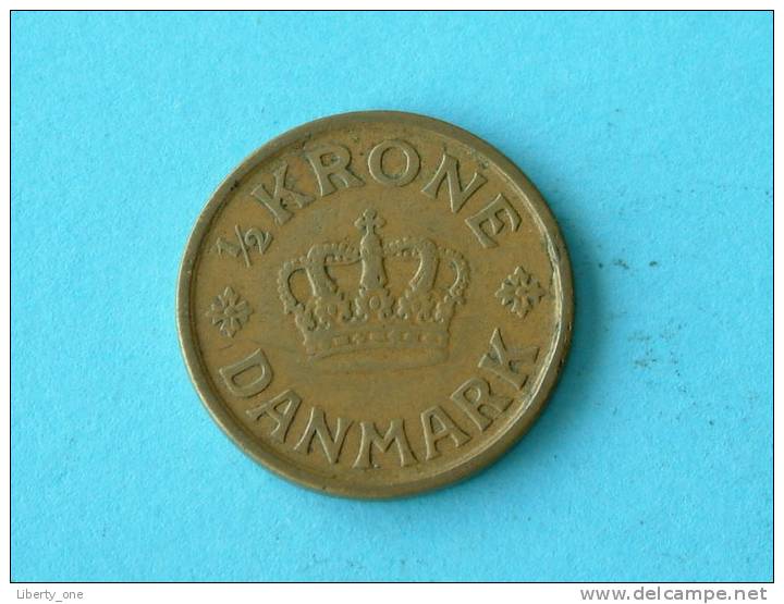 1924 - 1/2 KRONE / KM 831.1 ( For Grade, Please See Photo ) ! - Dänemark