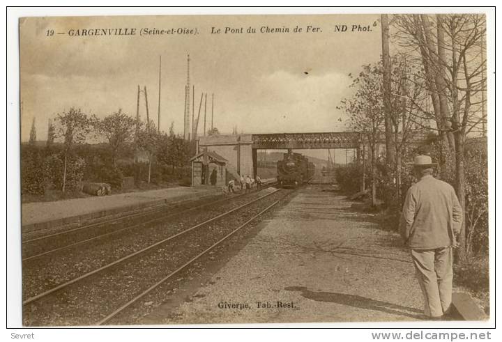 GARGENVILLE - Le Pont Du Chemin De Fer. Très Belle Carte. - Gargenville