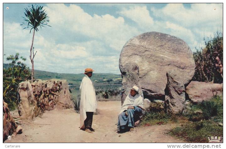 MADAGASCAR,MADAGASIKARA,MALGACHE,sud équateur,océan Indien,ile La + Grande Du Monde,AFRIQUE,vieille Porte,rocher,rare - Madagascar