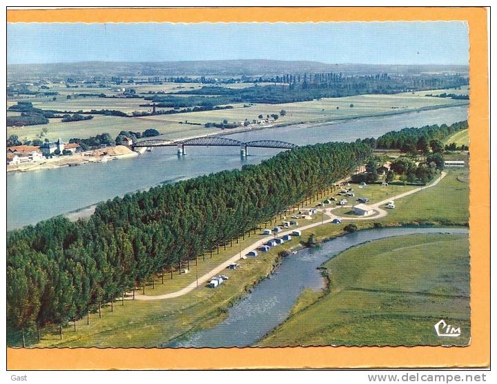 01   PONT  DE  VAUX      VUE  AERIENNE   PLAGE  CAMPING    LES  PEUPLIERS - Pont-de-Vaux