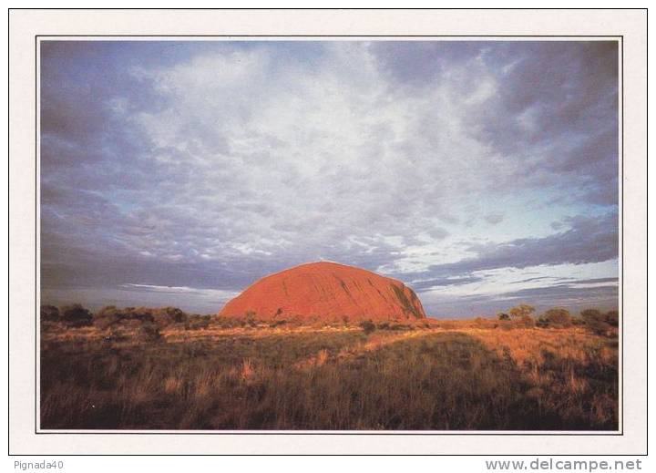 AUSTRALIE , TERRITOIRES Du NORD , Le Monolithe D'Aryes Rock - Uluru & The Olgas