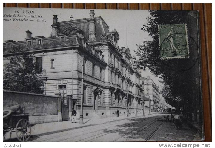 MILITARIA CPA DE LYON 8eme École De Santé Militaire  Av Berthelot  RHONE 69 &gt; - Lyon 8