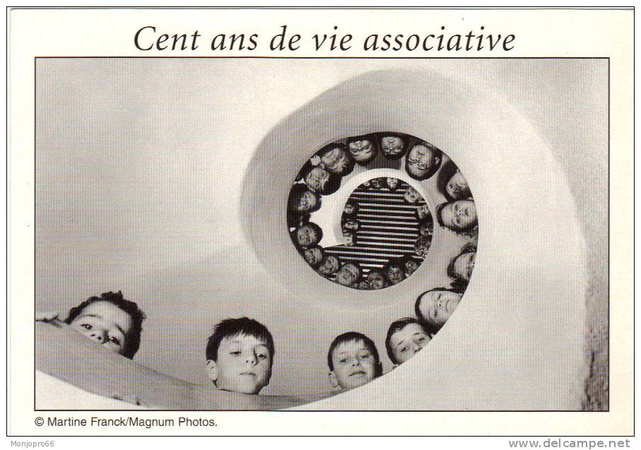 CPM Des Cent Ans De La Vie Associative 1901 2001 - Demonstrations