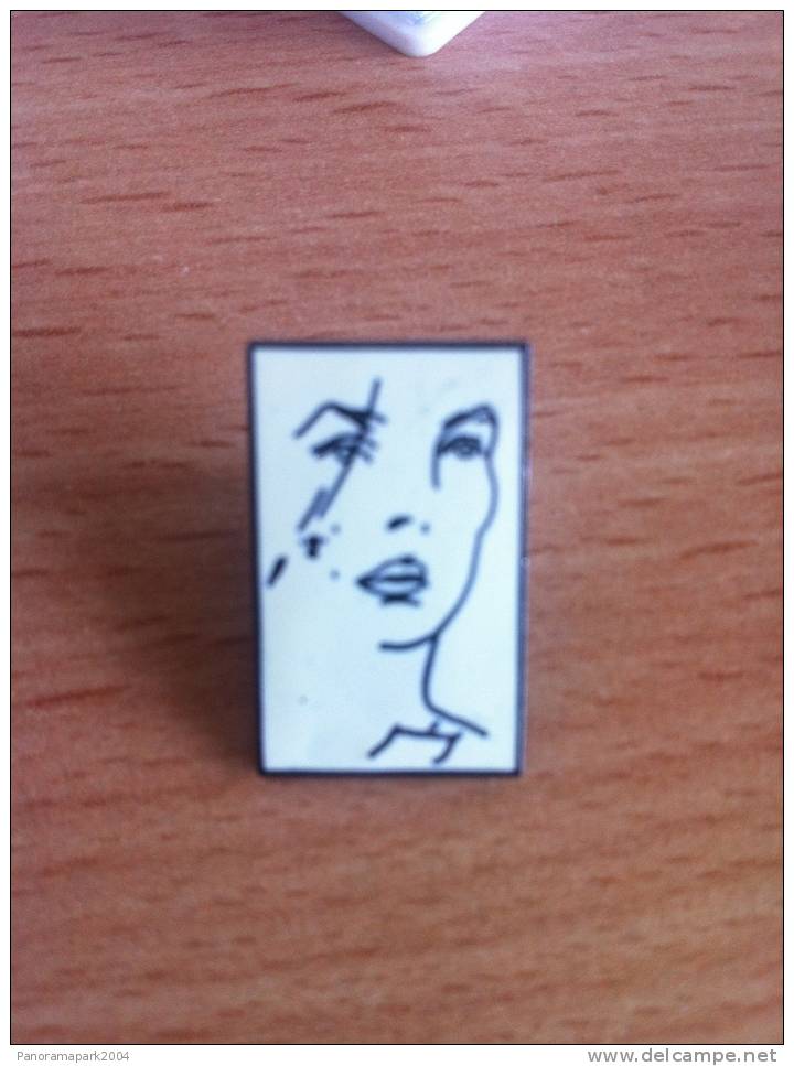 PIN'S JANE BIRKIN BLANC ENTRACTES 1991 FRANCE - Muziek