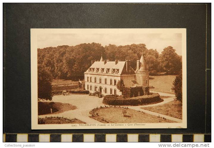 VILLEBLEVIN LE CHATEAU COUR D'HONNEUR - Villeblevin