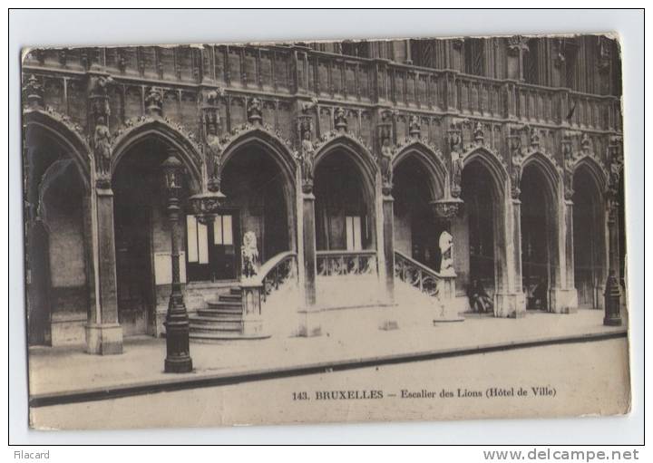 17371    Belgio,   Bruxelles,  Escalier  Des  Lions  (Hotel  De  Ville)   VG  1909 - Cafés, Hôtels, Restaurants