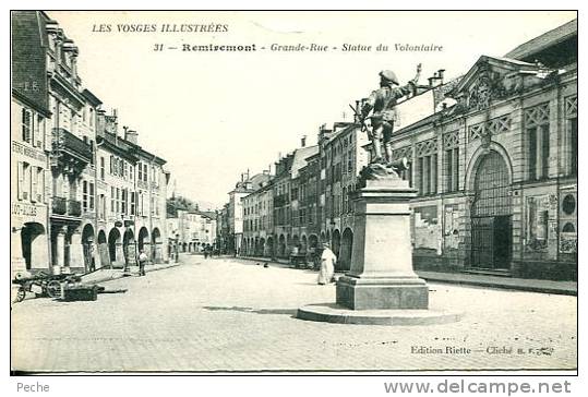 N°13578 -cpa Remiremont -grande Rue- Statue Du Volontaire- - Remiremont