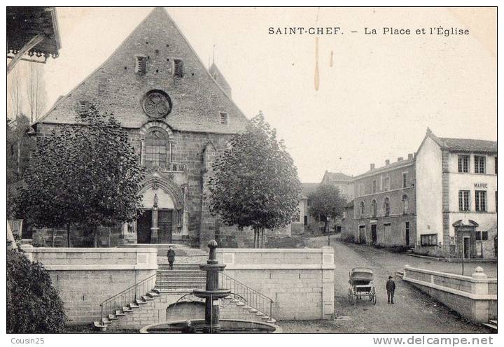 38 SAINT CHEF - La Place Et L'Eglise - Saint-Chef