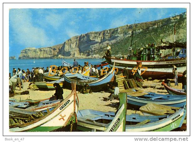 {64431} Portugal Nazaré , Costumes Typiques ; Animée , Bateaux De Pêche - Pêche