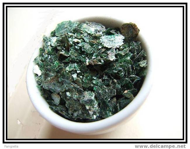 10 Grammes De Mica Vert En Poudre/paillettes, Appelée Aussi Fuchsite Ou Muscovite - Extra - Minerales