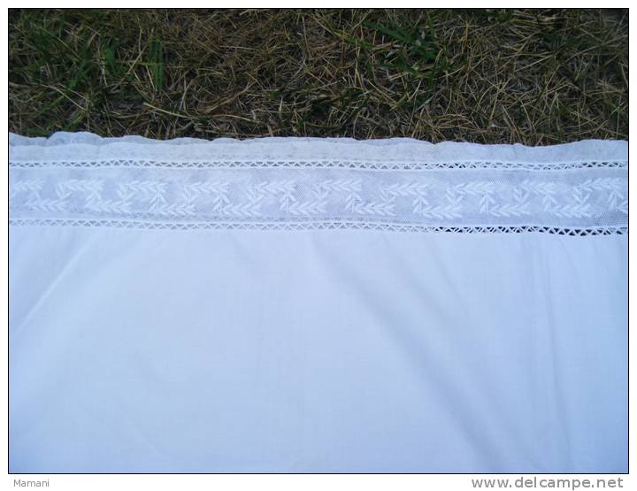 Combinaison Blanche Sans Bretelle Hauteur 85CM -tour De Poitrine 96cm--belle Dentelle Haut Et Bas - Lingerie