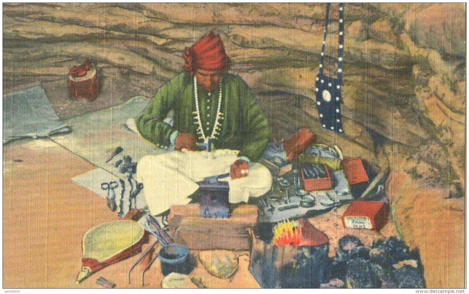 USA – United States – Navajo Indian Silversmith Plying His Trade, At Gallup, N.M. Unused Linen Postcard [P4635] - Sonstige & Ohne Zuordnung