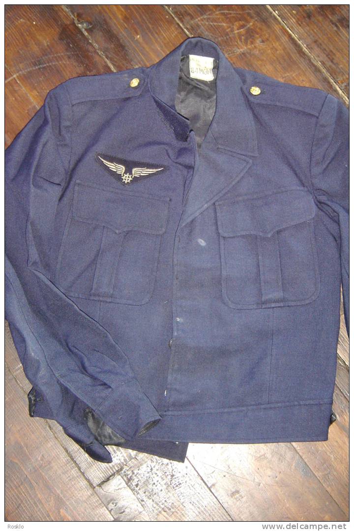 ARMEE DE L AIR / BLOUSON BLEU + INSIGNE +2 BOUTONS  / TRES BEL ETAT - Uniforms