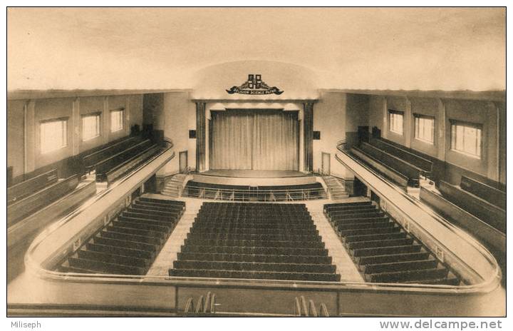 LA LOUVIERE - Institut Saint Joseph - Salle Des Fêtes Vue Générale - La Louvière