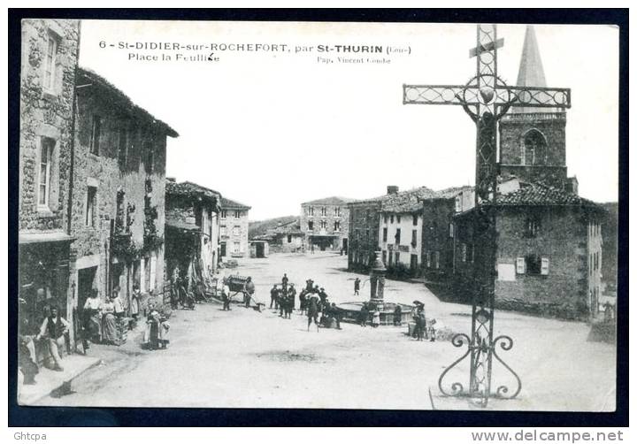 CPA. St.-DIDIER-sur-ROCHEFORT... Place La Feulliée. - Autres & Non Classés