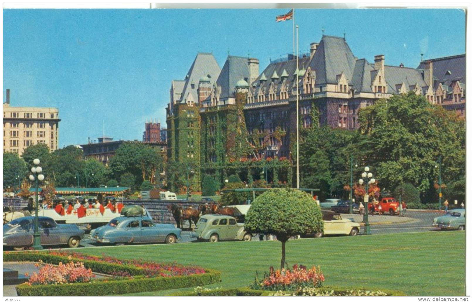 Canada – The CPR Empress Hotel Showing The Sight-Seeing Tally Ho, In Victoria B.C. – Unused 1950s Postcard [P4930] - Victoria