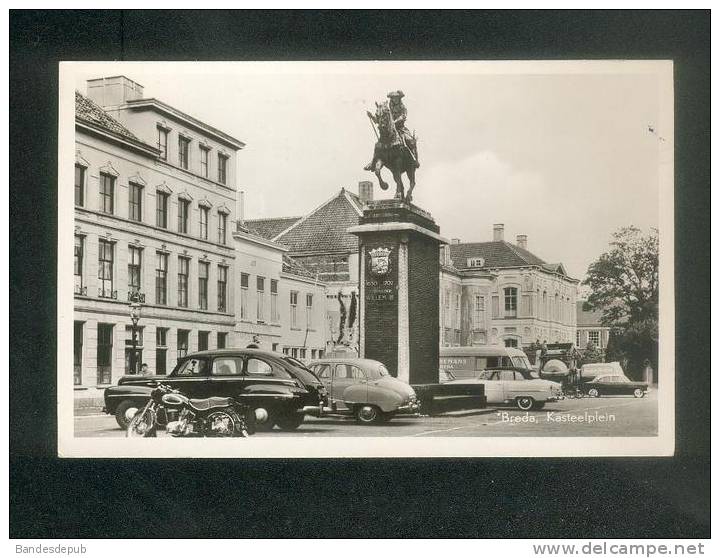 CPSM - Pays Bas - BREDA - Kasteelplein ( Automobile Moto Spanjersberg ) - Breda