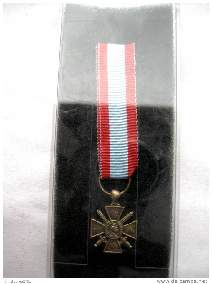 PEU COURANT LEGION ETRANGERE MEDAILLE PENDANTE REDUCTION POUR CEREMONIE  NEUVE - France