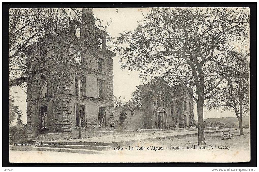 LOT 3 CPA  ANCIENNES- FRANCE- LA TOUR-D'AIGUES (84)- 3 VUES DU CHATEAU : DE FACE COLORISÉE- DE DROITE ET DE GAUCHE- - La Tour D'Aigues