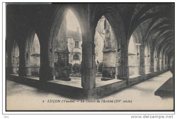 Luçon (Vendée) - Le Cloître De L'évêché . Old Postcard . France . - Lucon