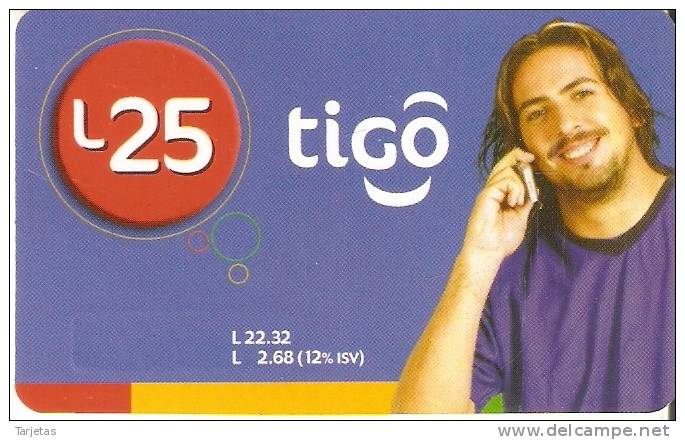 TARJETA DE HONDURAS DE 25 LEMPIRAS  DE TIGO  - CHICO CON MOVIL - Honduras