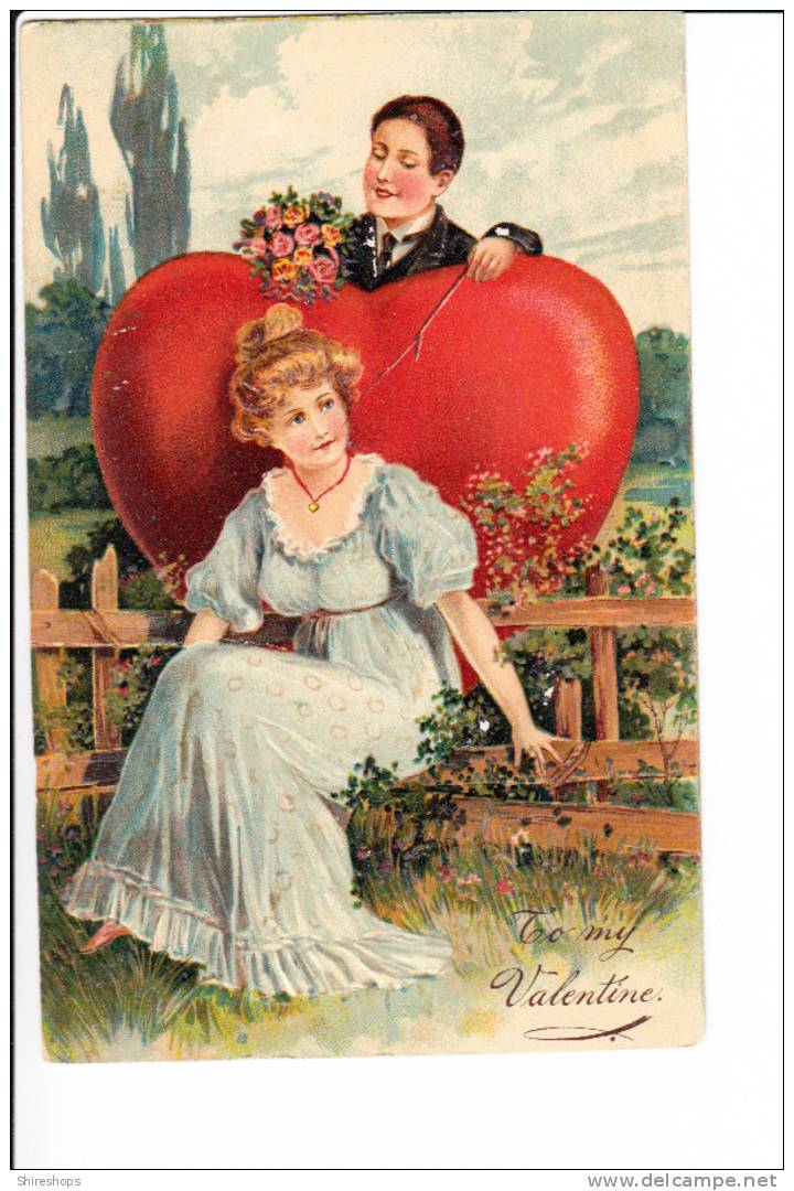 Embossed Valentine Couple With Large Heart 1909 - Valentine's Day