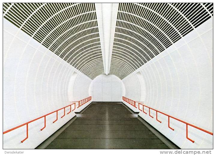 Metrostation Sud-Tirolerplatz Wenen. Siet Zuyderland 1981. Nice! - Métro