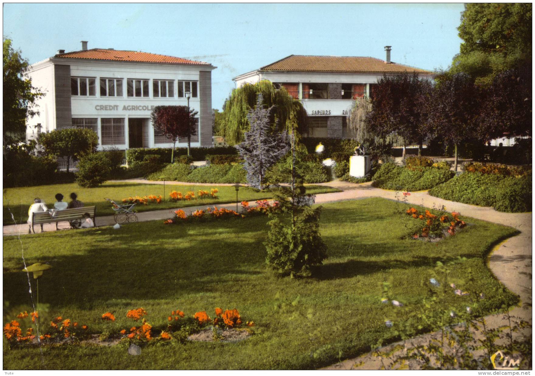 LEZOUX UN COIN DU SQUARE DE LOPIK - Lezoux