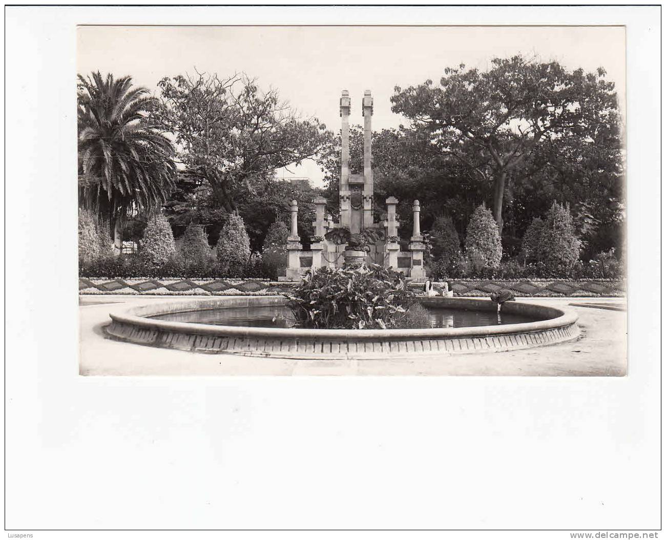 OLD FOREIGN 6209 - ESPAÑA - LA RORUÑA - MONUMENTO A CONCEPCION ARENAL - La Coruña